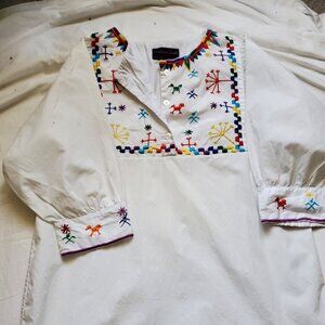 Embroidered tunic top sz S